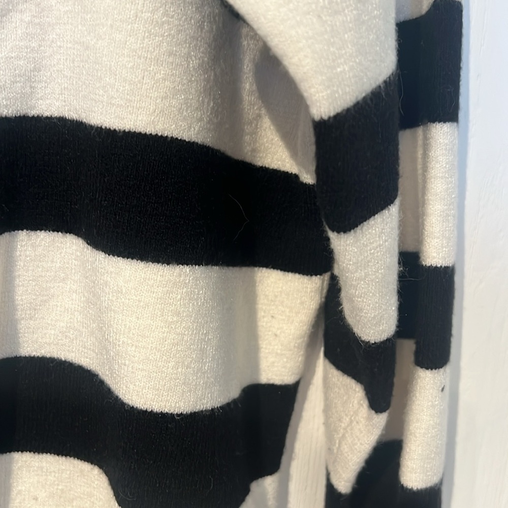 Stradivarius Striped Knit Half Zip Sweater in Black and White - Picture 12 of 13